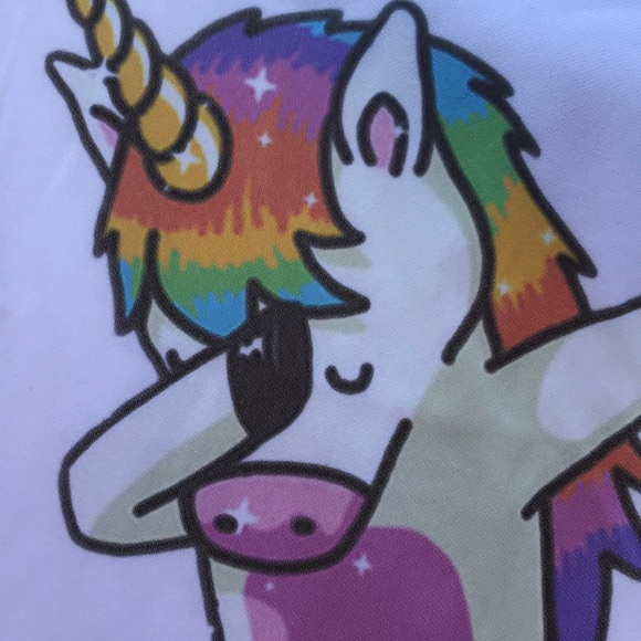 🦄Rainbow Unicorn Graphic Cropped Tee🦄 - Picture 4 of 6